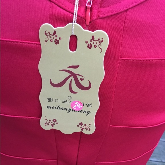 Korean Red exotic bandage style mini. Low back - Picture 3 of 7